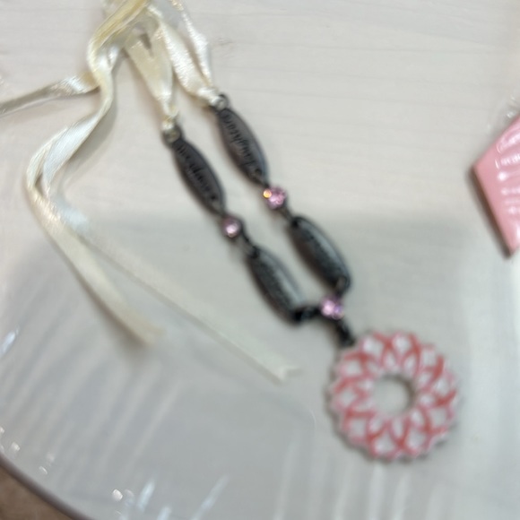 Longaberger Horizons of Hope breast cancer awareness basket set on original wrap - Picture 8 of 13